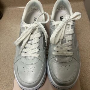 Alegria Alyster Shimmer Silver Sneakers